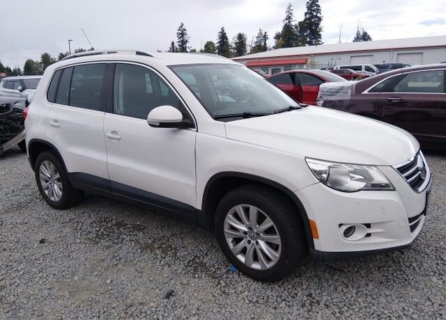 2009 VOLKSWAGEN Tiguan