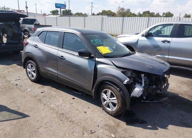 2025 NISSAN Kicks Play