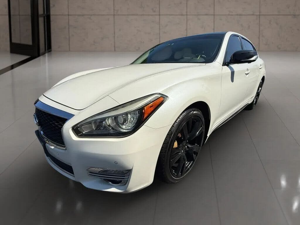 2017 INFINITI Q70L