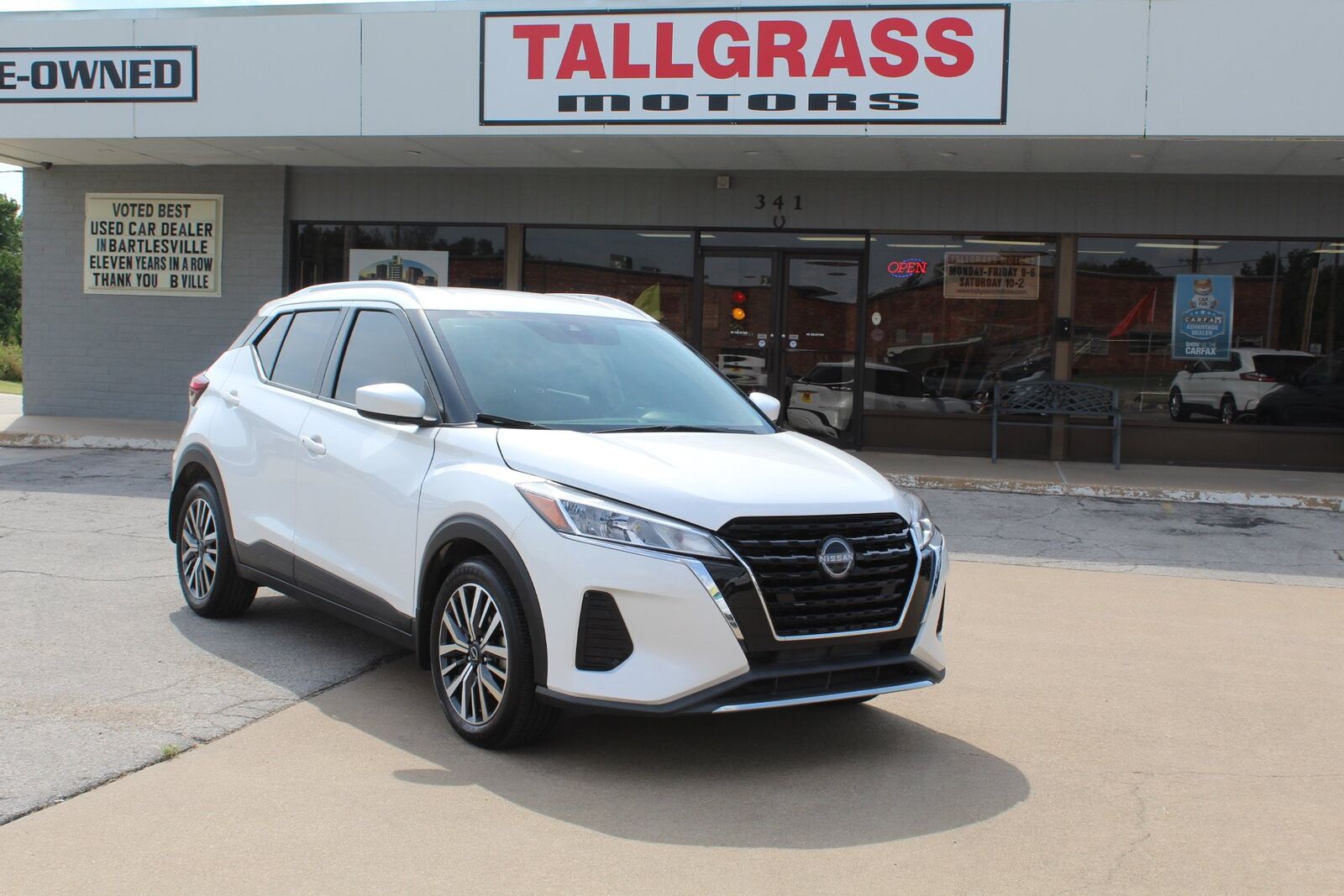 2023 NISSAN Kicks