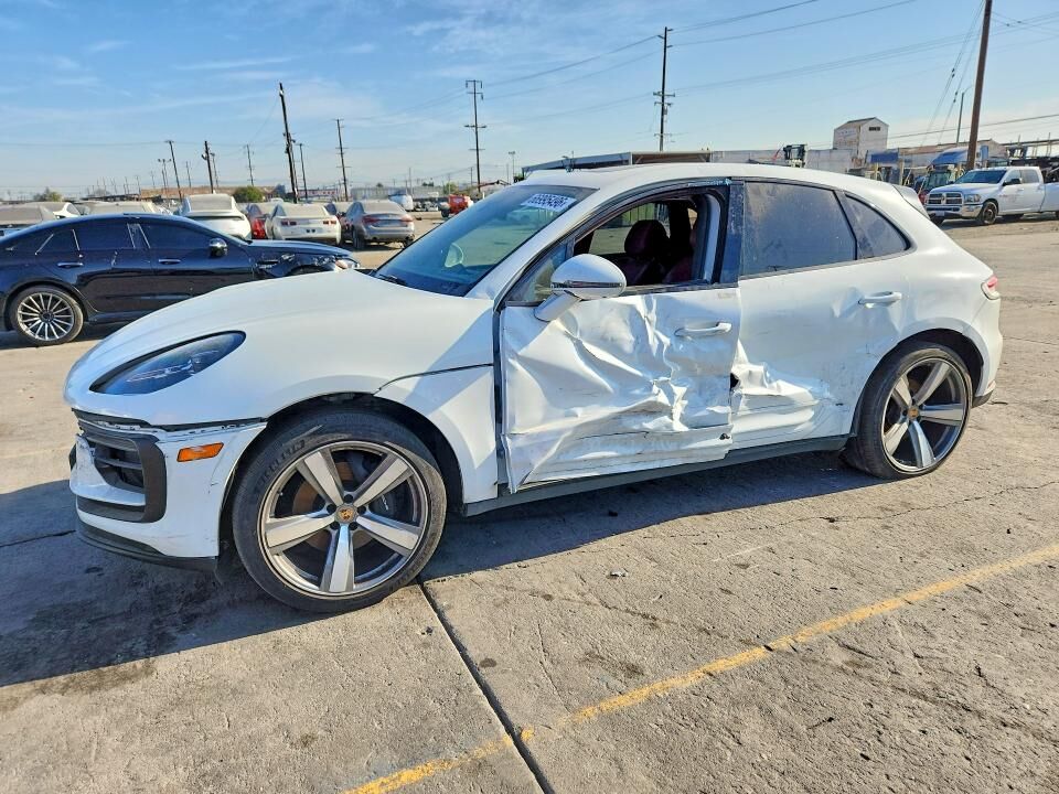 2024 PORSCHE Macan