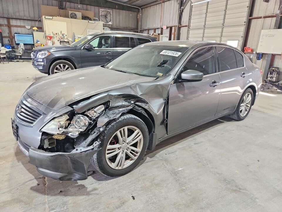 2013 INFINITI G37