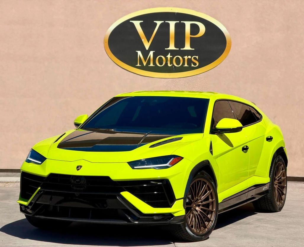 2024 LAMBORGHINI URUS
