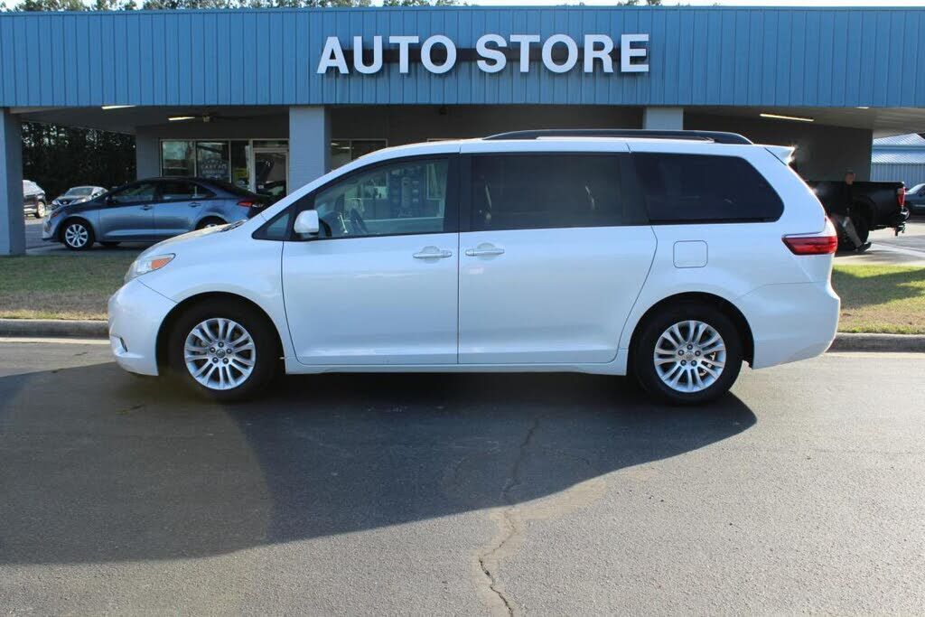 2016 TOYOTA Sienna
