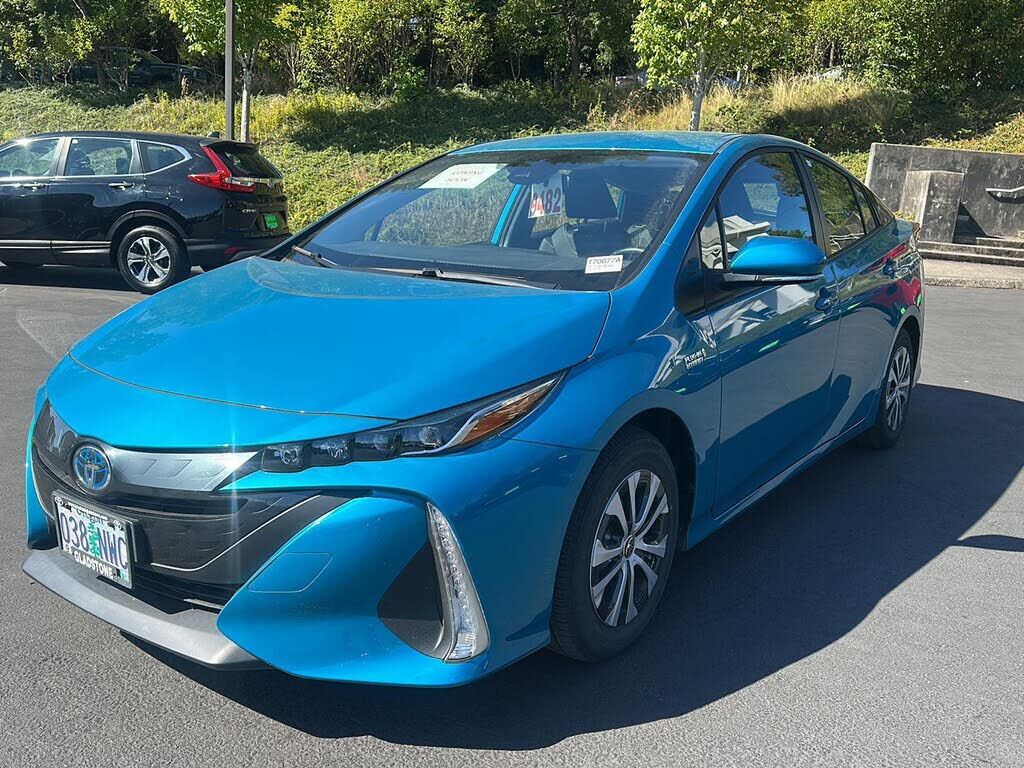 2022 TOYOTA Prius