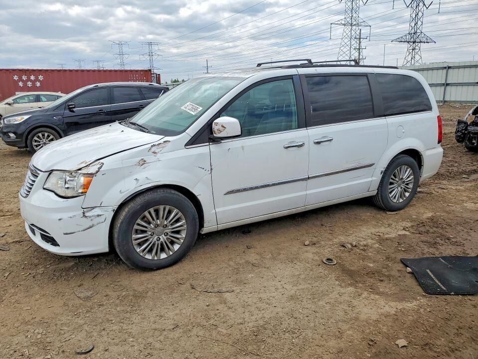 2015 CHRYSLER Town and Country
