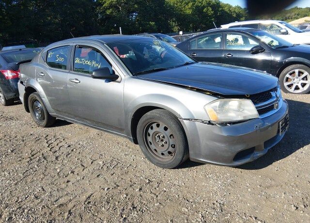 2013 DODGE Avenger