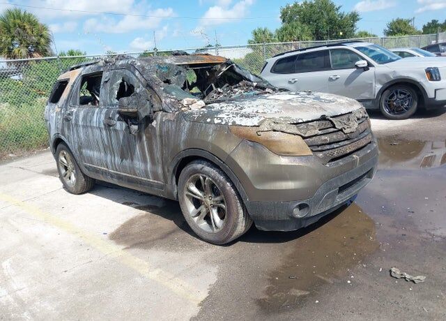 2013 FORD Explorer