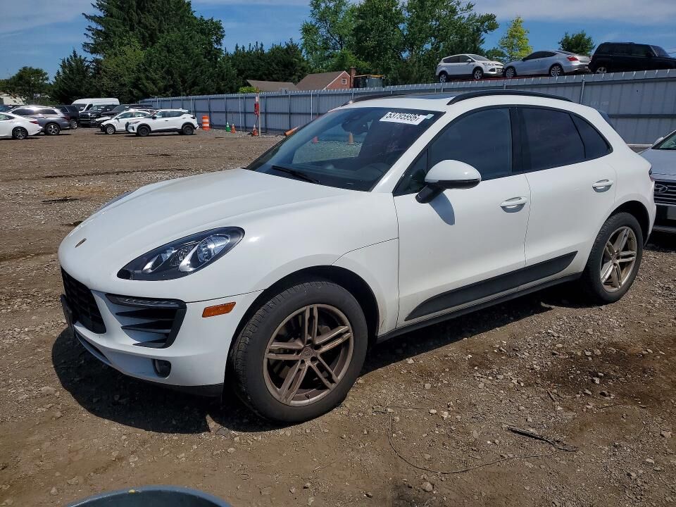 2017 PORSCHE Macan