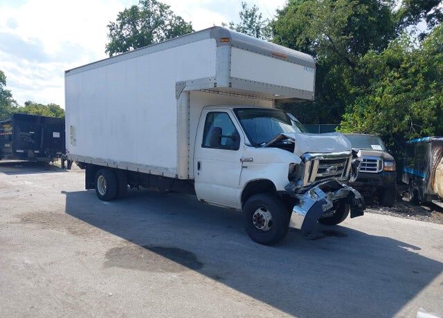 2010 FORD E-350