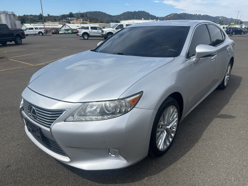 2013 LEXUS ES