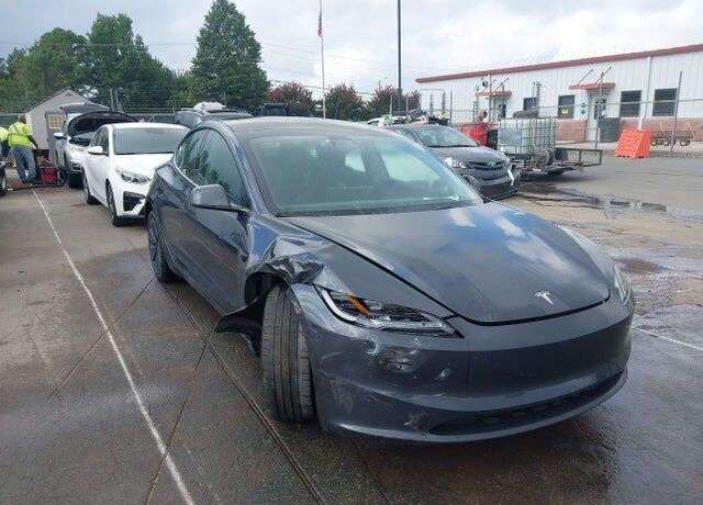 2025 TESLA Model 3