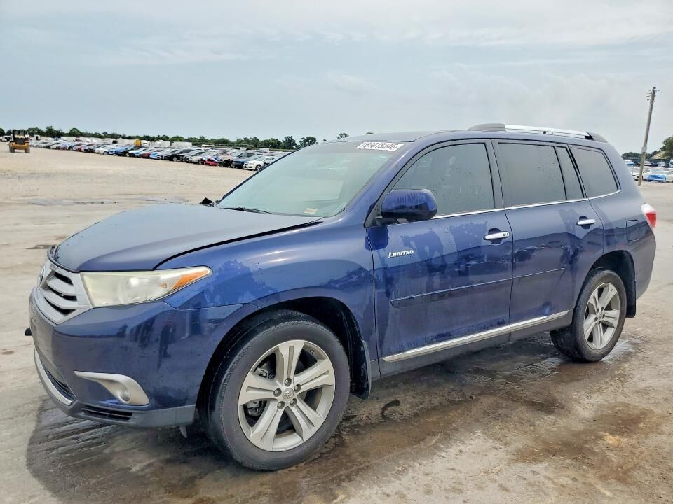 2013 TOYOTA Highlander