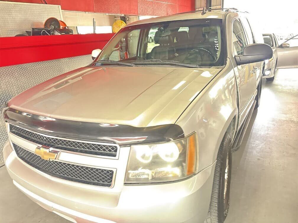 2011 CHEVROLET Suburban