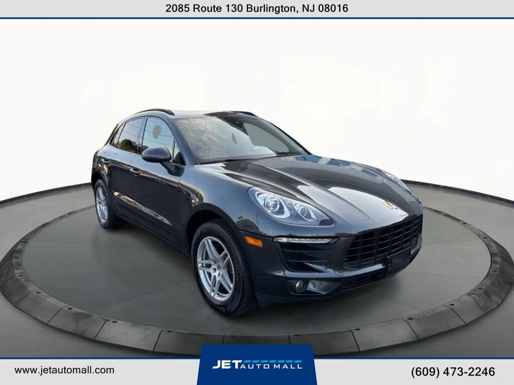 2017 PORSCHE Macan