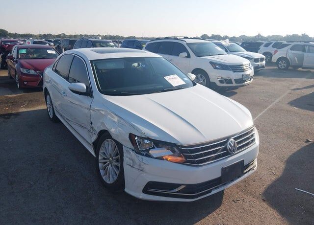 2017 VOLKSWAGEN Passat
