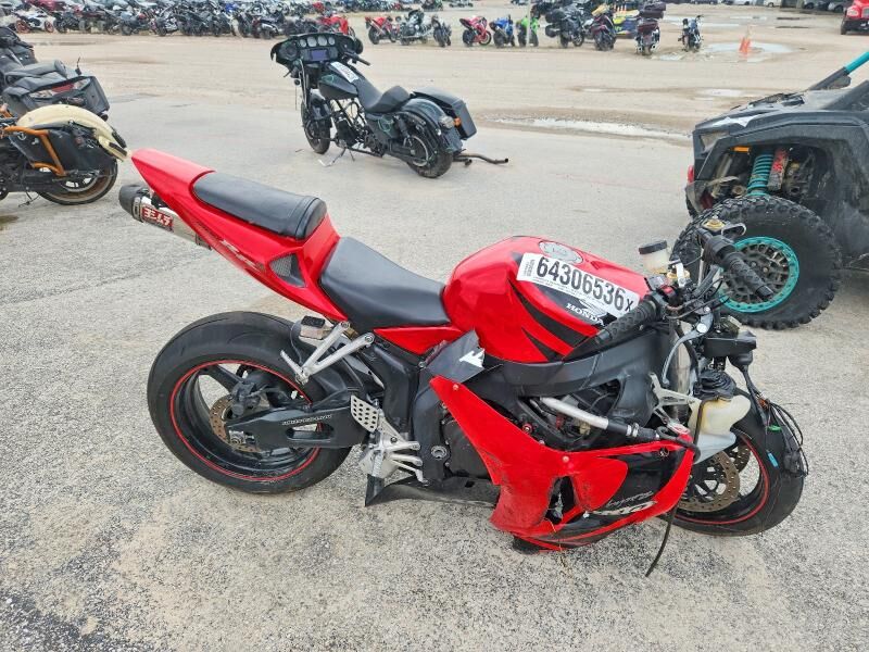 2007 HONDA CB