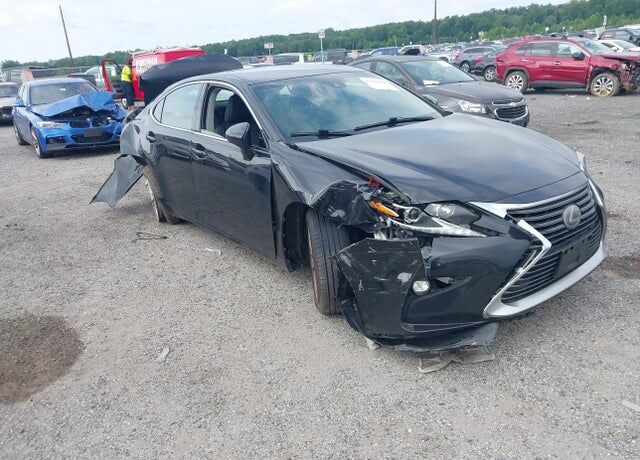 2017 LEXUS ES