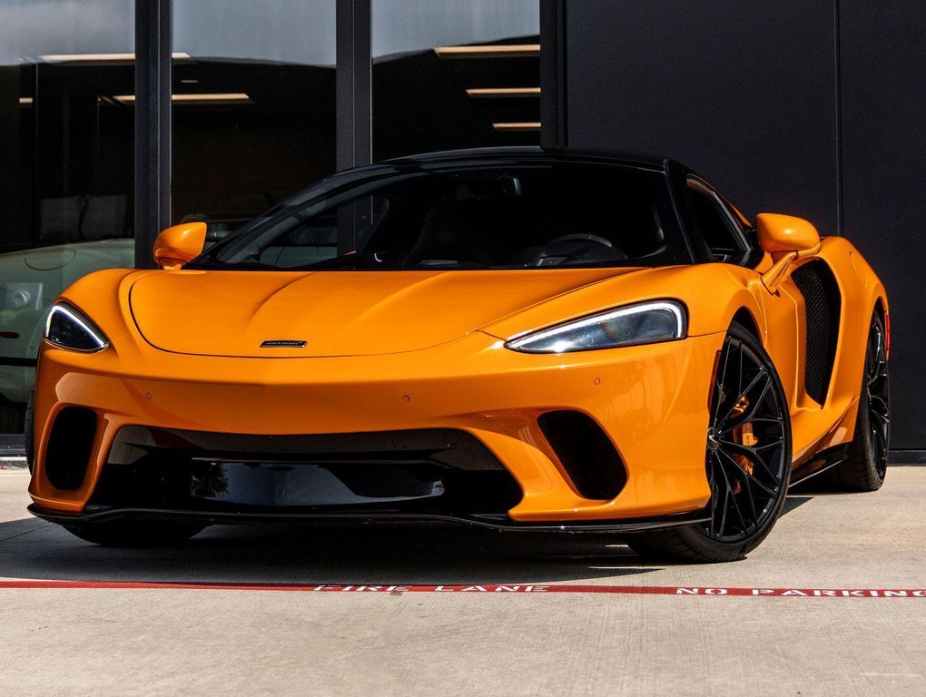 2022 MCLAREN GT