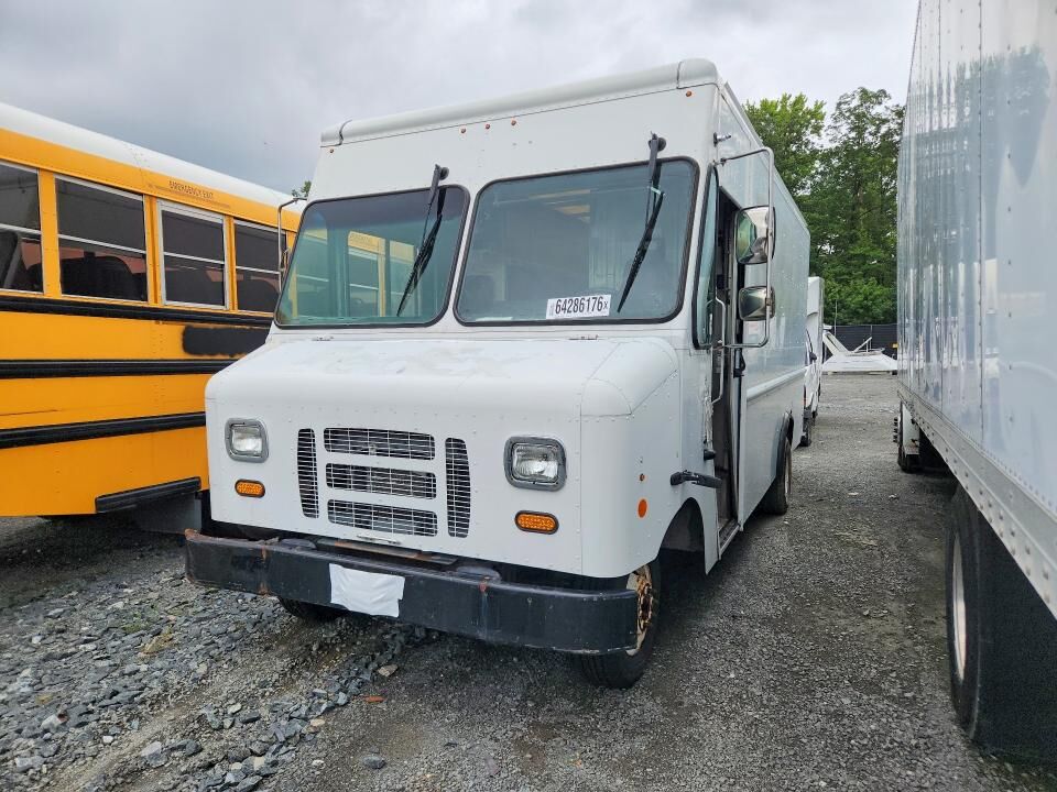 2013 FORD E-450