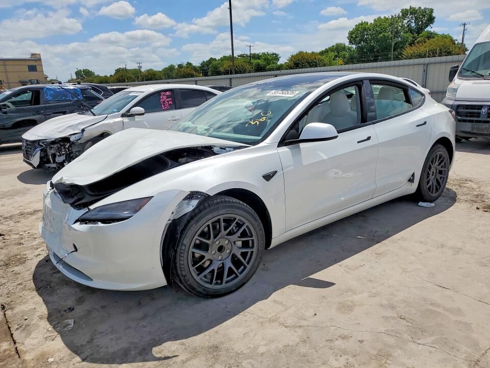 2026 TESLA Model 3
