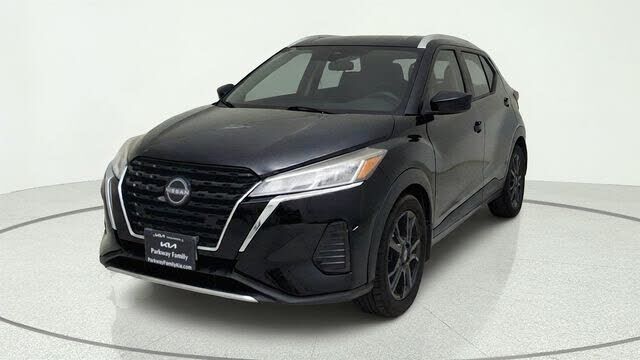 2023 NISSAN Kicks