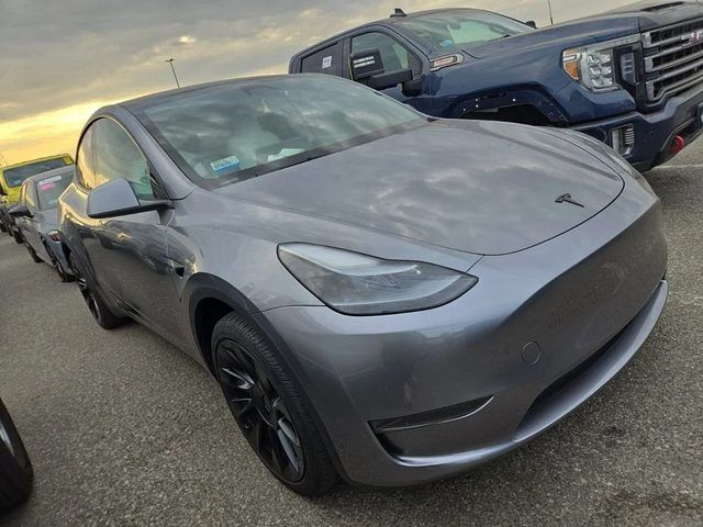 2025 TESLA Model Y