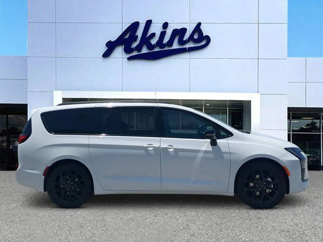 2027 CHRYSLER Pacifica