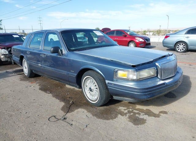 1996 LINCOLN Town Car