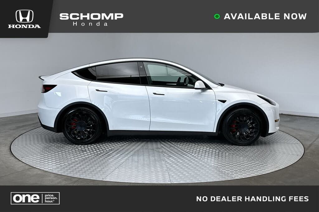 2022 TESLA Model Y