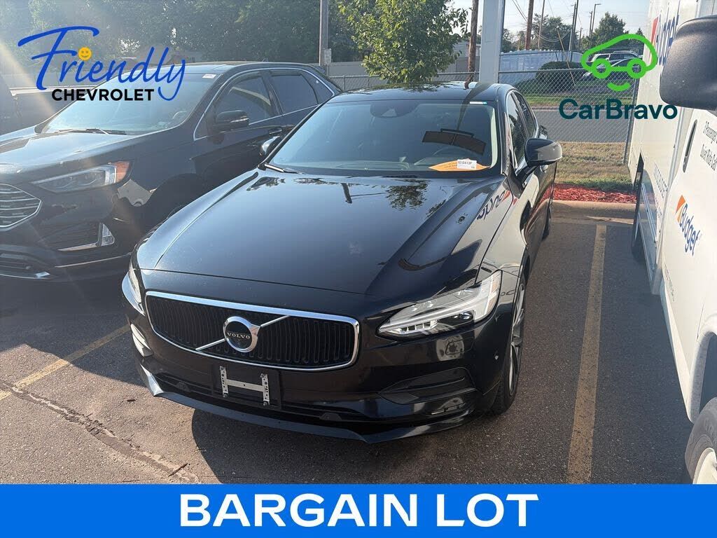 2017 VOLVO S90