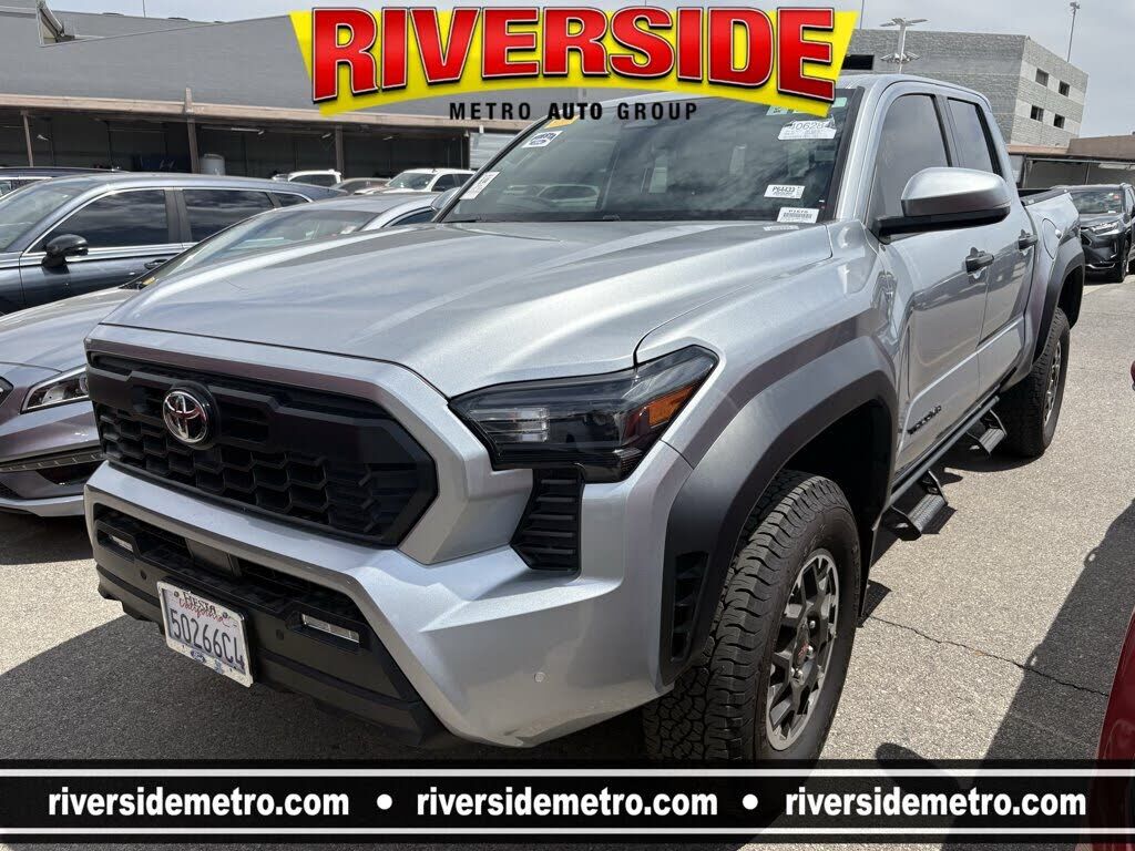 2024 TOYOTA Tacoma