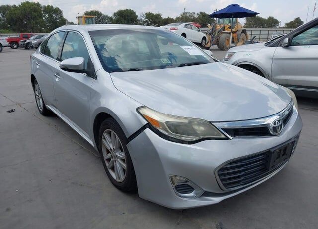 2013 TOYOTA Avalon