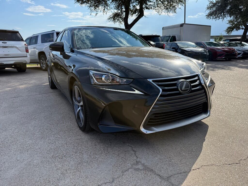 2019 LEXUS IS