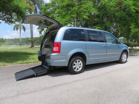 2010 CHRYSLER Town and Country