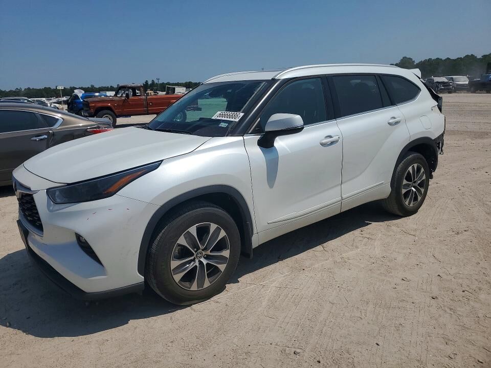 2022 TOYOTA Highlander