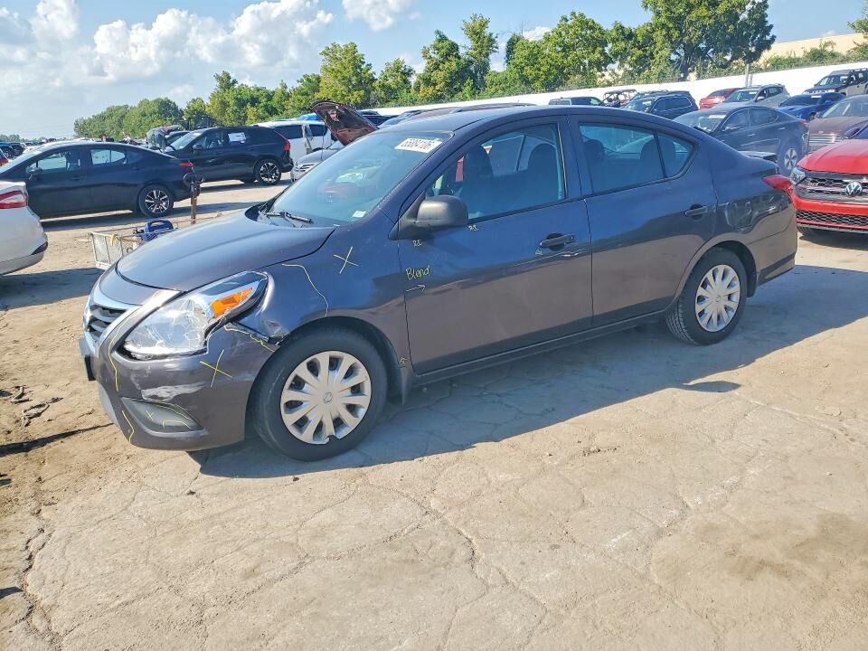 2015 NISSAN Versa
