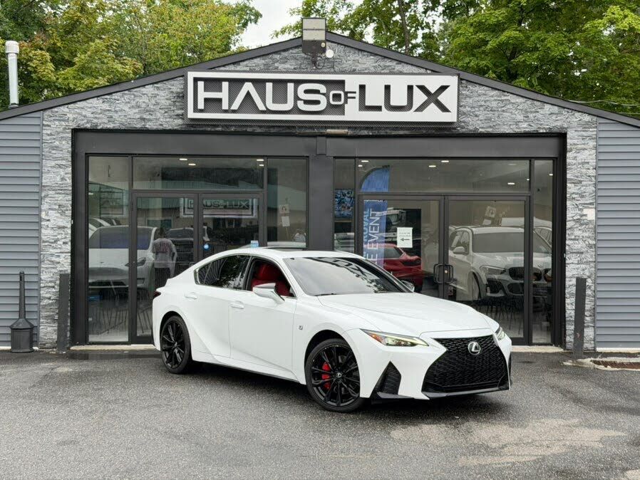 2021 LEXUS IS