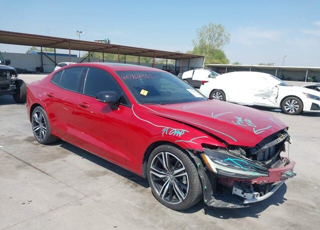 2022 VOLVO S60