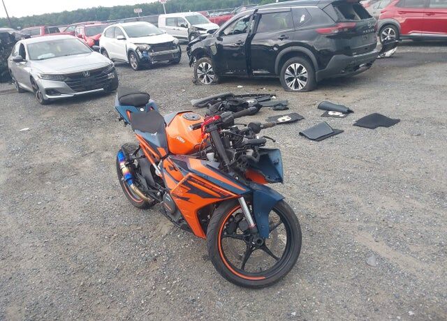 2023 KTM RC