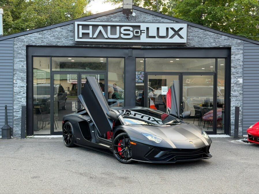 2018 LAMBORGHINI Aventador