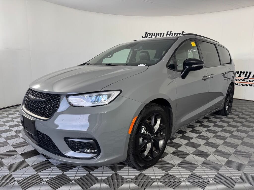 2025 CHRYSLER Pacifica