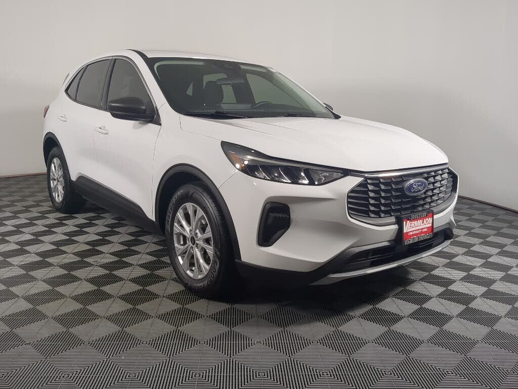 2024 FORD Escape