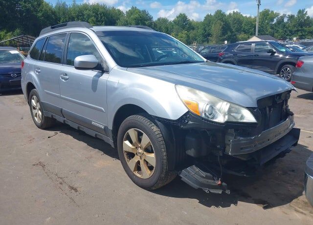 2012 SUBARU Outback