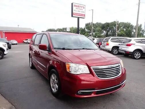 2013 CHRYSLER Town and Country