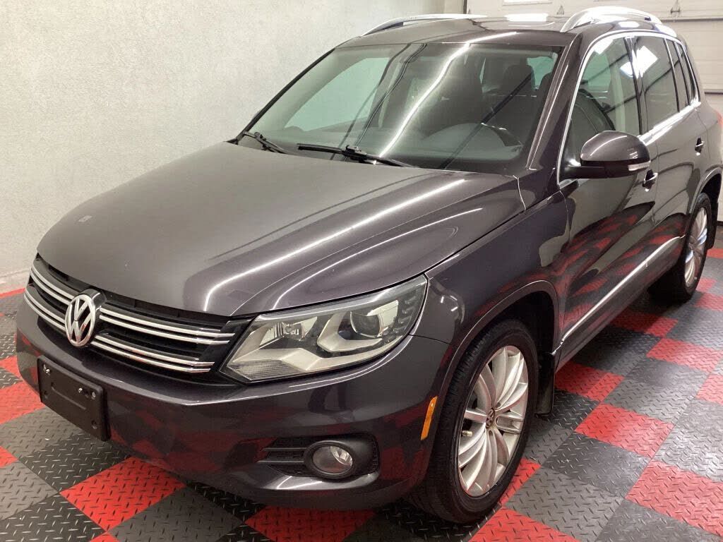 2016 VOLKSWAGEN Tiguan