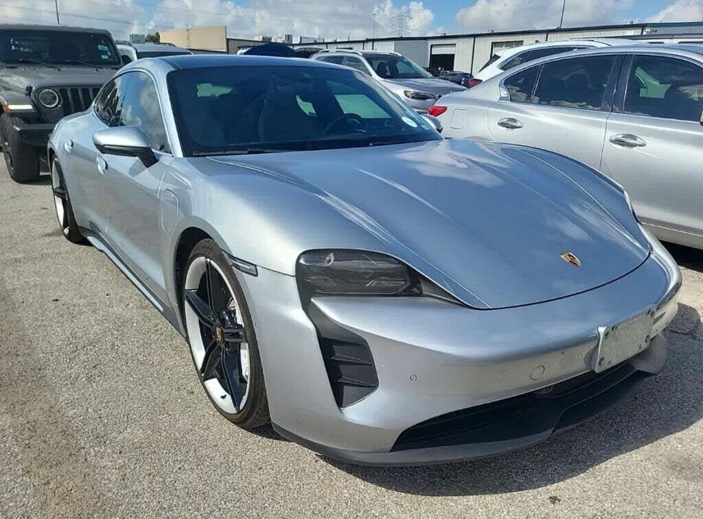 2020 PORSCHE Taycan