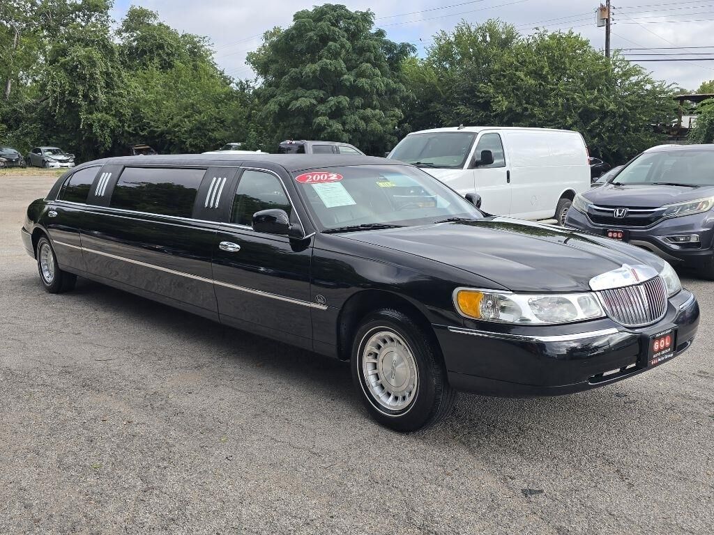 2002 LINCOLN Town Car