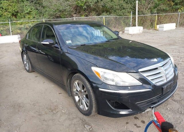 2013 HYUNDAI Genesis