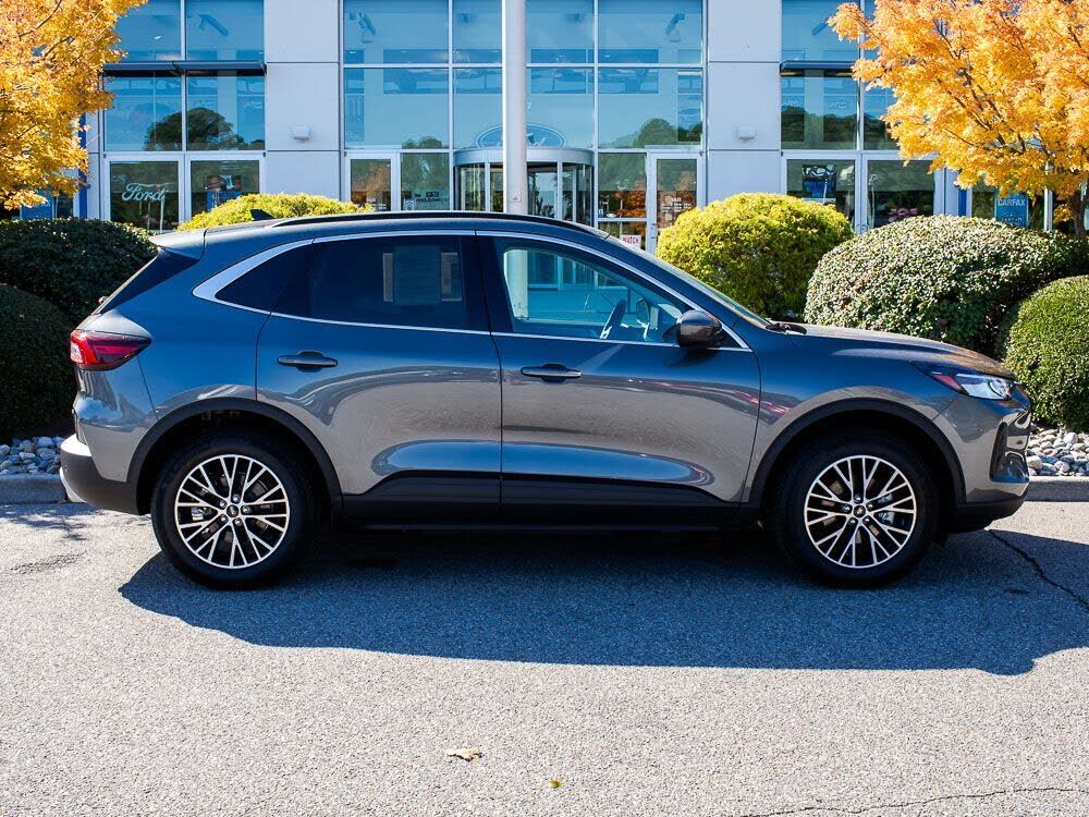 2025 FORD Escape